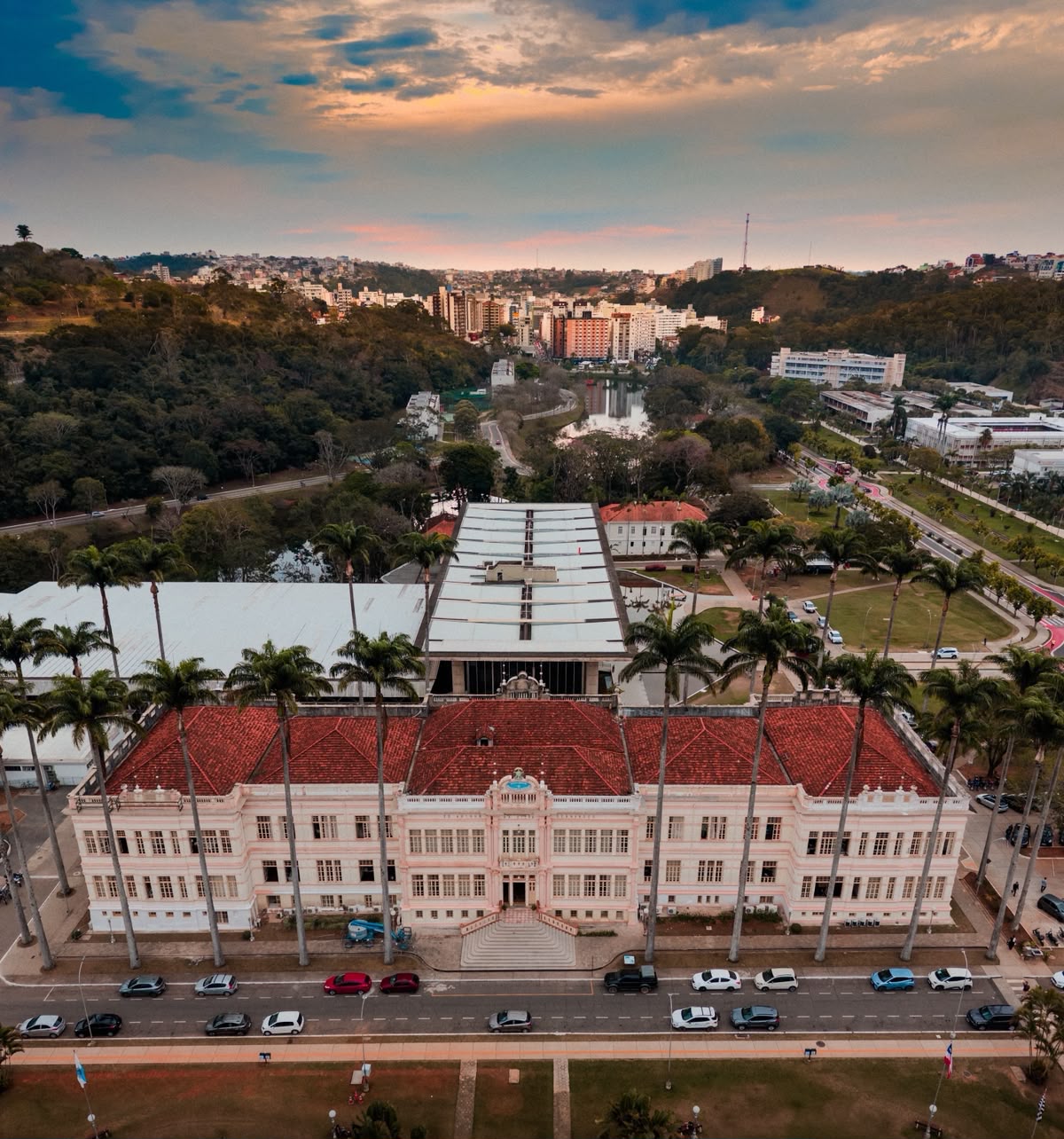 Parabéns, Viçosa, e que seja, cada vez mais, viçosa!